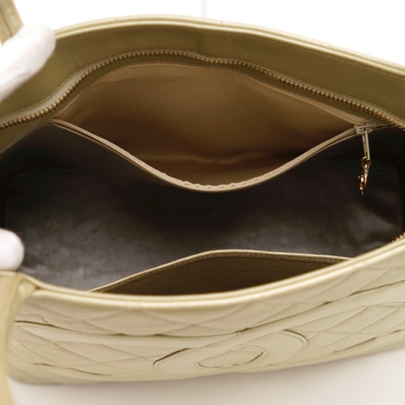 Chanel Medallion Tote - Picture 5 of 13